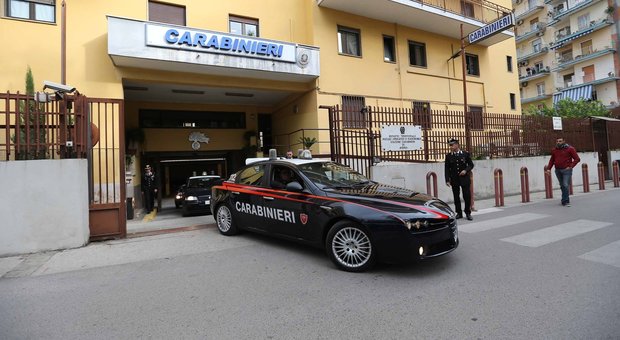 Rapinatore salvato dal linciaggio e arrestato dai carabinieri