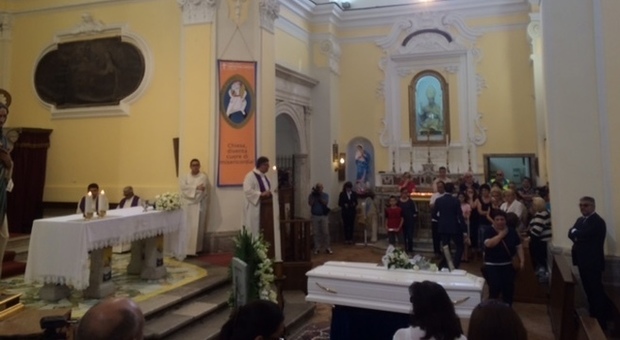 Bimba uccisa a Benevento, il vescovo: «Maria è un angelo per tutti noi»
