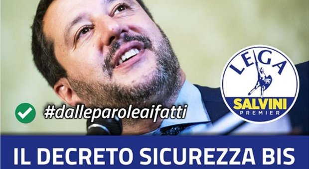 Matteo Salvini esulta per il decreto sicurezza approvato: «Grazie italiani e Beata Vergine Maria»