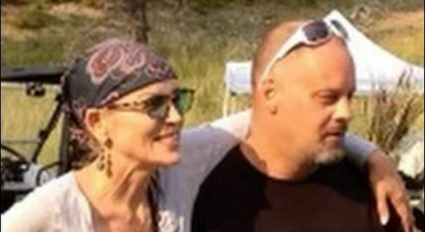 Sharon Stone, morto il fratello Patrick: aveva 57 anni. Due anni fa perse il figlio di soli 11 mesi