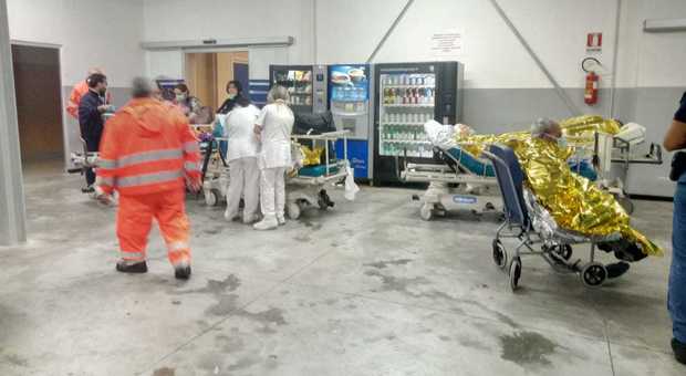 Fuga di gas tossico in ospedale: caos al pronto soccorso di Aversa