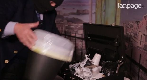 Veleni e rifiuti, online il video della valigetta con la tangente da 50mila euro