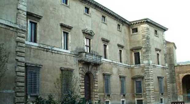 La storica residenza cinquecentesca di Palazzo Cesi, nel centro storico di Acquasparta