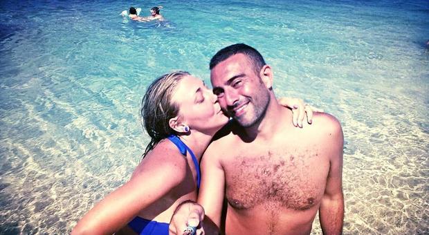 Napoli, Ciro muore in viaggio di nozze in Kenya: ucciso da un tuffo in mare