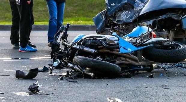 Cilento: scontro tra auto e moto, grave prof universitario di Fisciano