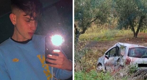 Con l'auto contro un albero dopo una serata con gli amici: muore Dennis Di Antonio di 19 anni, ferito il fratello