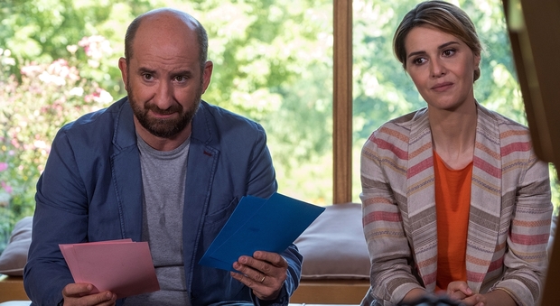 Antonio Albanese e Paola Cortellesi nel film "mamma o papà?"