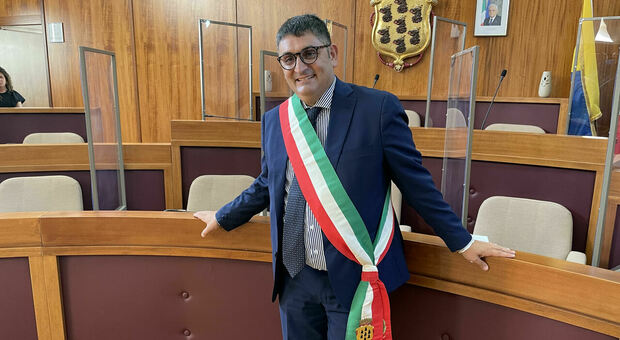 Il sindaco di Pozzuoli Gigi Manzoni