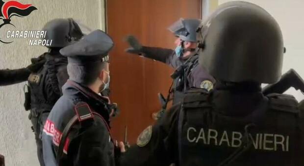 Arzano, 27 arresti: la festa della Liberazione nel rione della 167 riconquistato