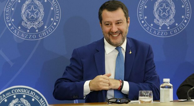 Salvini: «In Sardegna ponte bloccato dalle trote, non succede in nessun altro Paese»