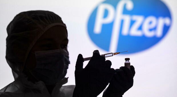 Vaccino Covid, Pfizer: «Da vendita dosi entrate per 15 miliardi di dollari»