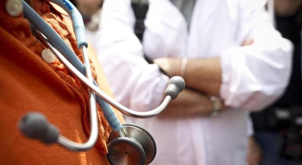 Concorsi truccati, inchiesta a Torino: 25 indagati tra medici e docenti