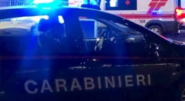 Irruzione nella notte in un bar ma fuori li aspettavano i carabinieri: due fratelli arrestati