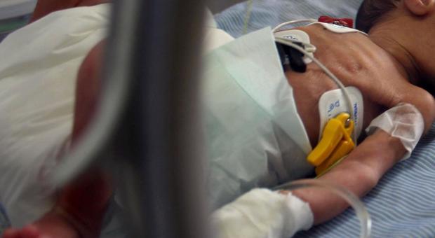Bimba di 5 mesi cardiopatica, muore in ospedale prima dell'intervento chirurgico: aperta un'inchiesta per omicidio colposo