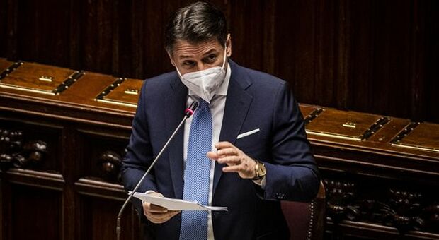 Crisi, Conte al Senato: "Voltare pagina, Paese merita Governo coeso"