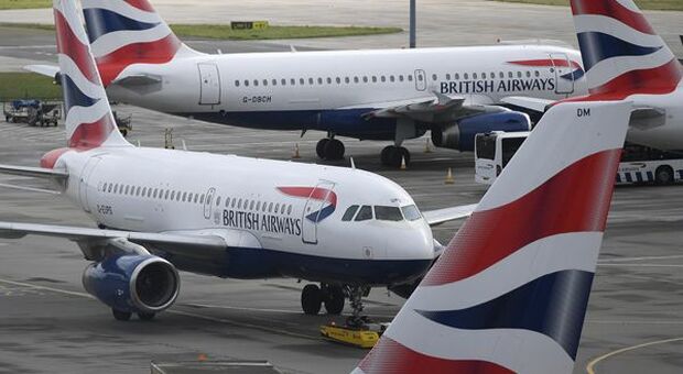 Compagnie aeree britanniche in calo su delusione per green list viaggi