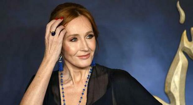 J.K. Rowling, è ancora polemica: «Ho ricevuto così tante minacce di morte da tappezzarci la casa»