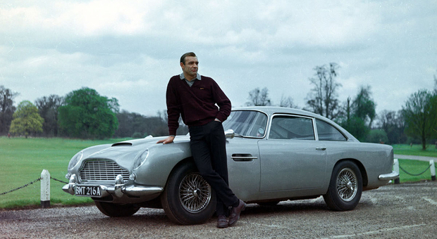 007, la mitica Aston Martin rubata 25 anni fa riappare in Medio Oriente: fu la supercar di Sean Connery
