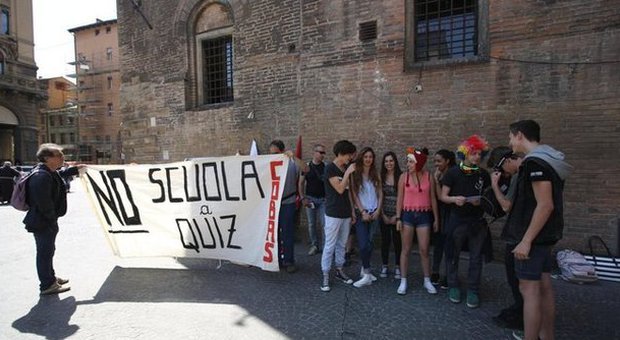 Invalsi, protesta a Bologna