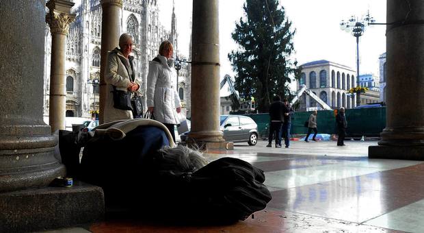 Milano, 350 euro per ospitare a casa un clochard: il bando del Comune