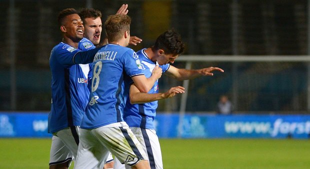 Il Brescia supera il Bari (2-1)