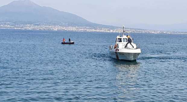 Inquinamento del mare in Campania, scatta la task force della Guardia costiera