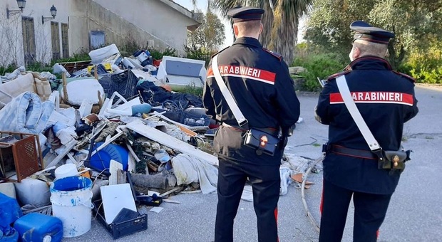 Discarica abusiva di rifiuti speciali scoperta dai carabinieri a Piano di Sorrento