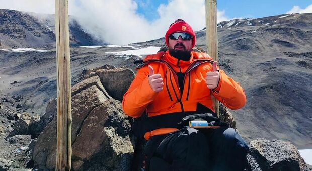 Martin Hibbert, dall’attentato di Manchester all’impresa no limits: in sedia a rotelle sul Kilimanjaro