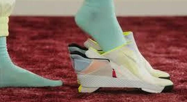 Le nuove sneakers Nike potranno essere infilate e sfilate senza utilizzare le mani