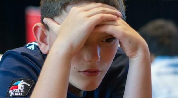 Maestro di scacchi a 10 anni, chi è Leonardo Vincenti: bambino prodigio che ha già battuto due record