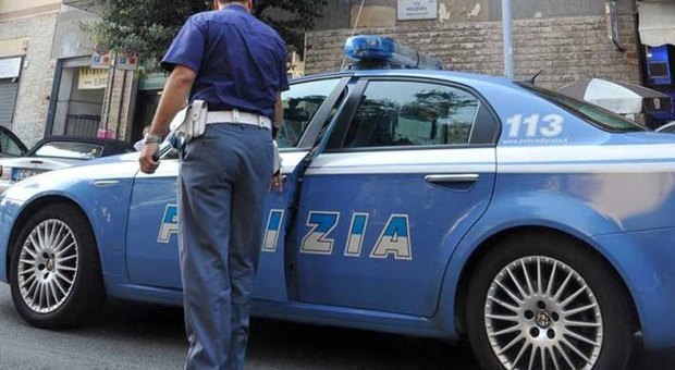 Pesaro, «Ti ammazzo»: minaccia barsita con una racchetta, arrestato