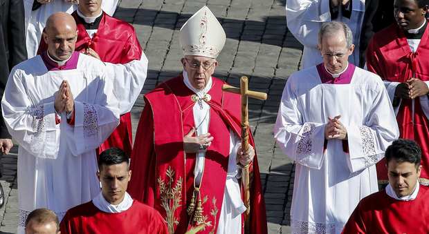 Domenica delle palme, Papa Francesco: «Cristo è nelle vittime del terrorismo, degli abusi, della schiavitù»