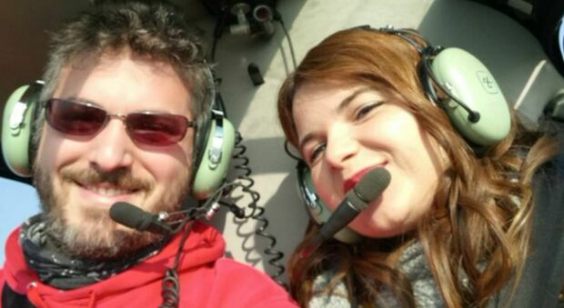 Elicottero caduto, il dolore della fidanzata del pilota: «La tua passione ti ha portato via da me»