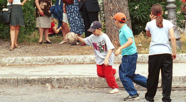 Venezia vieta ai bambini di giocare in strada: «Disturba la quiete pubblica»