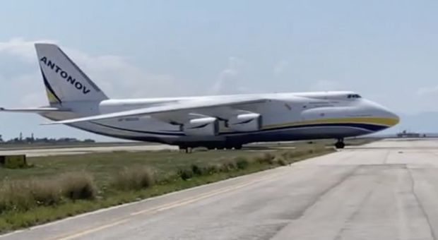 Aeroporto Palermo, carico di tecnologia siciliana per Sydney su Antonov 124-100M-150