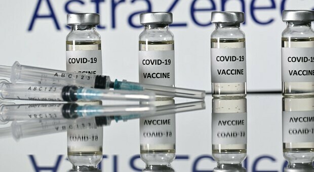 Il vaccino Astrazeneca sconsigliato per gli over 65, la Germania spiega il motivo