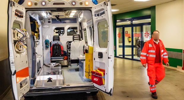 Città della Pieve, alunno di 13 anni muore nel bagno della scuola dopo attacco epilettico