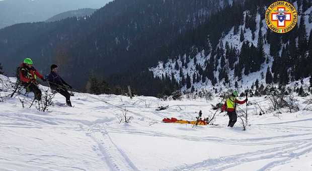 Scialpinista 29enne cade: intervento di soccorso a quota 1800