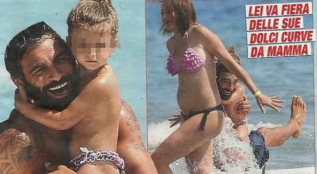 Francesco Arca papà felice: scatenato in spiaggia con Irene Capuano e i figli