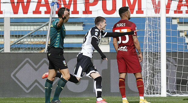 Parma-Roma 0-0, diretta: El Shaarawy titolare con Pellegrini a centrocampo. Dzeko e Ibanez dal 1'