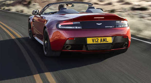 L'Aston Martina Vantage S Roadster V12