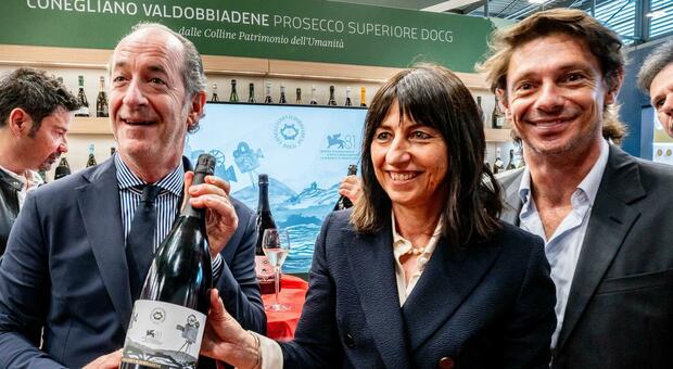 Luca Zaia, presidente della Regione Veneto, con Elvira Bortolomiol, presidente del Consorzio Docg