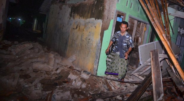 Indonesia, terremoto di magnitudo 6.5 a Giava. Rientra l'allerta tsunami