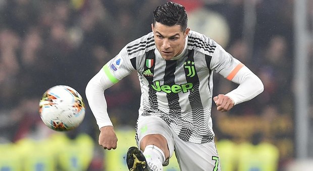 Juventus-Genoa 2-1: vittoria su rigore di Ronaldo, i bianconeri in vetta alla classifica
