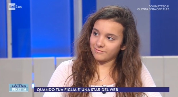 Iris Ferrari a La Vita in Diretta: "Io, baby star a 15 anni con un milione di followers"