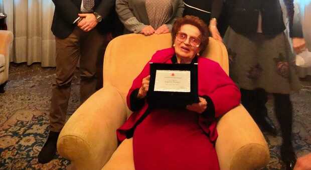 I cent’anni Eugenia Pompei, festa e auguri dal Comune: è la vedova di Attorresi titolare della storica concessionaria Fiat