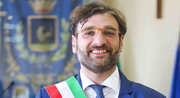 Maltempo, sindaco di Aversa non chiude le scuole: raffica di insulti sui social