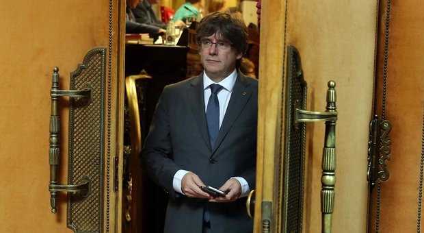 Il presidente della Catalogna, Puigdemont: «Potrei essere arrestato prima del referendum»