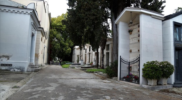 Il cimitero di Caserta