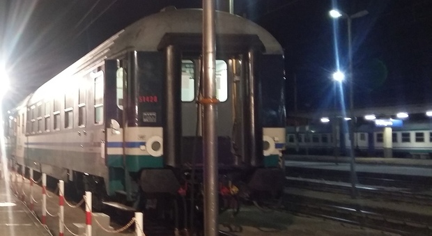Cremona, grave una donna aggredita in treno con tre coltellate